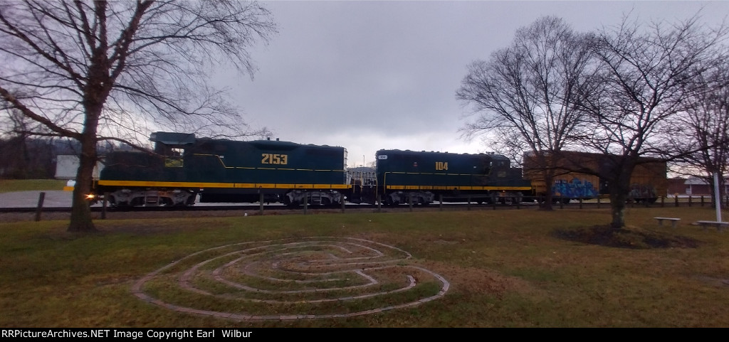 Ohio South Central Railroad (OSCR ) 2153 & 104